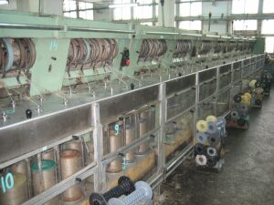Spolemaskinene inne på fabrikken i Vologda